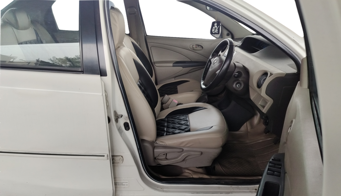 2013 Toyota Etios GD, Diesel, Manual, 71,787 km, Right Side Front Door Cabin