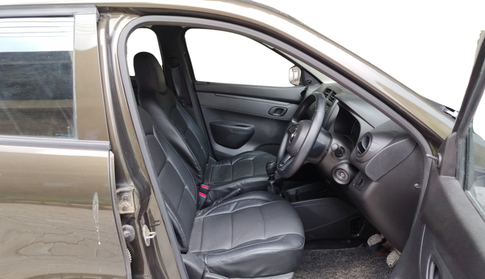 2022 Renault Kwid RXL 0.8 (O), Petrol, Manual, 12,118 km, Right Side Front Door Cabin