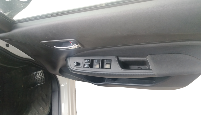 2022 Maruti Swift VXI, Petrol, Manual, 18,889 km, Driver Side Door Panel Controls