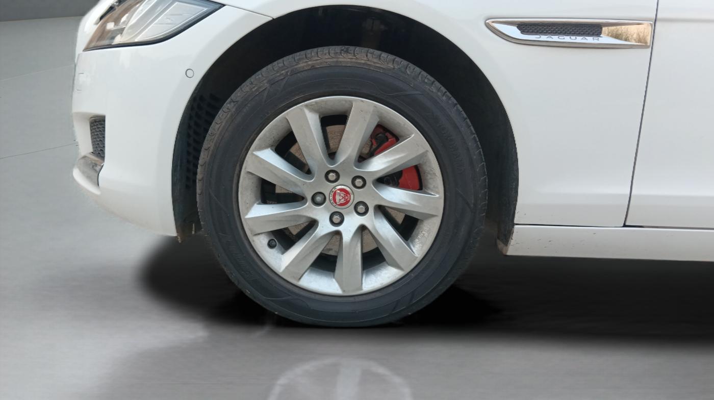 2018 Jaguar XF 2.0 DIESEL PRESTIGE, Diesel, Automatic, 46,000 km, Left Front Wheel