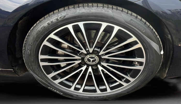 2022 Mercedes Benz S Class S350d, Diesel, Automatic, 30,296 km, Right Front Wheel