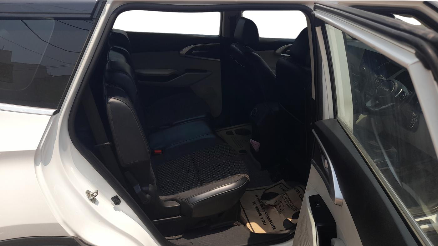 2022 KIA CARENS PRESTIGE 1.5 DIESEL 7 STR, Diesel, Manual, 96,007 km, Right Side Rear Door Cabin