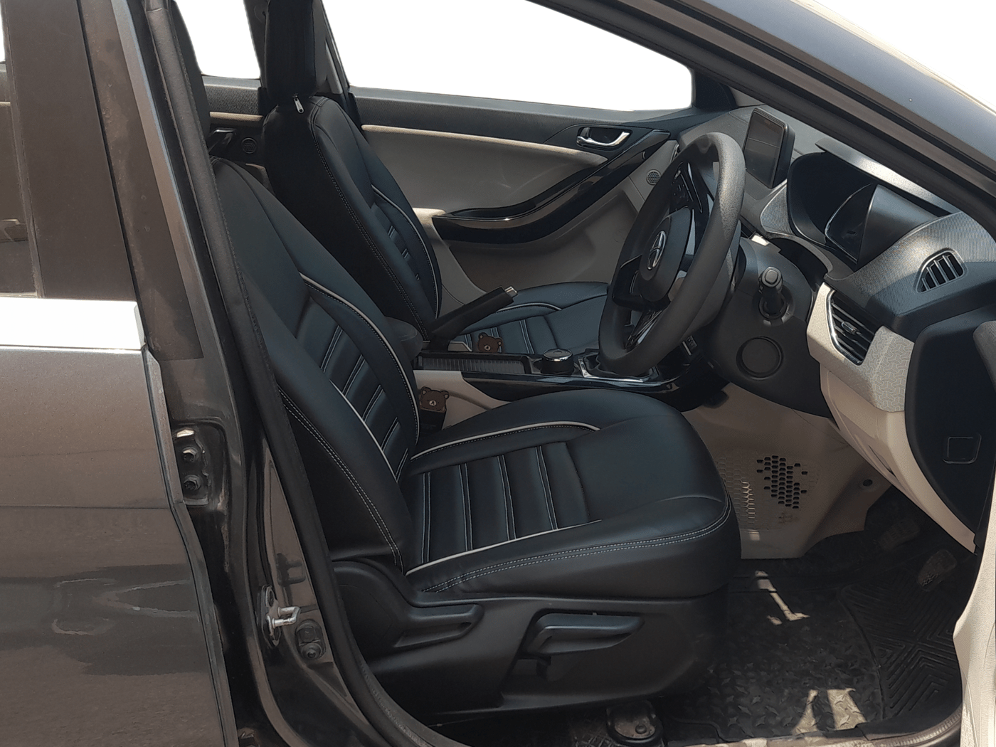 2021 Tata NEXON XZ PLUS PETROL, Petrol, Manual, 61,547 km, Right Side Front Door Cabin