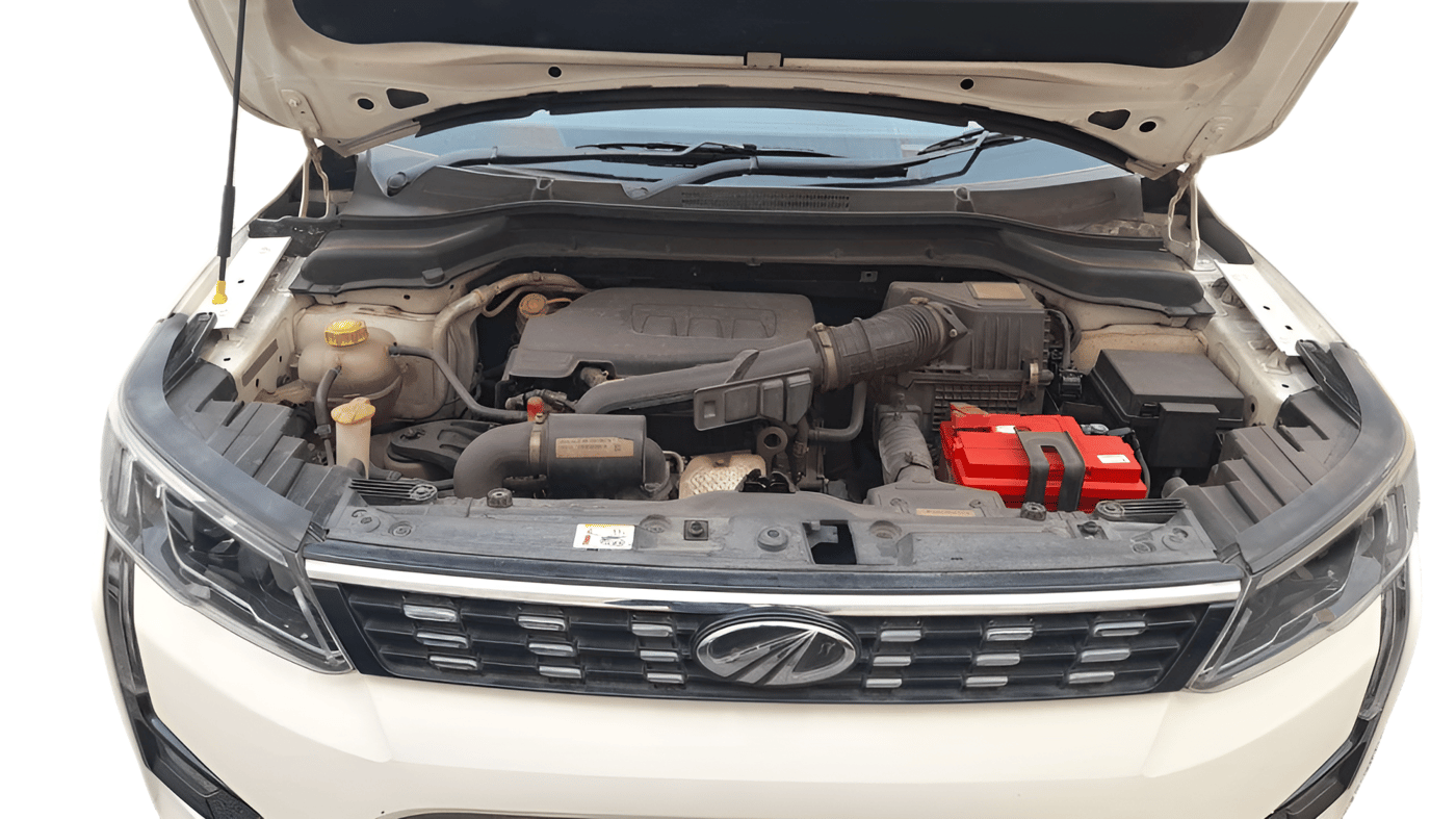 2020 Mahindra XUV300 W8 1.2 PETROL, Petrol, Manual, 81,317 km, Open Bonnet