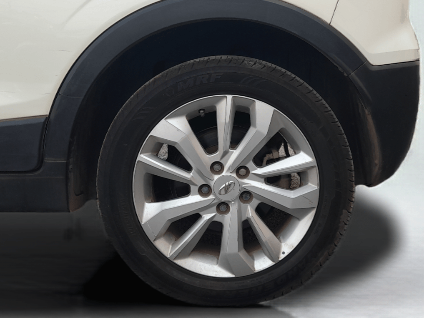 2020 Mahindra XUV300 W8 1.2 PETROL, Petrol, Manual, 81,317 km, Left Rear Wheel