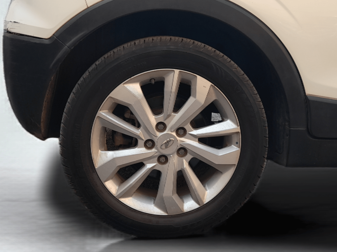 2020 Mahindra XUV300 W8 1.2 PETROL, Petrol, Manual, 81,317 km, Right Rear Wheel