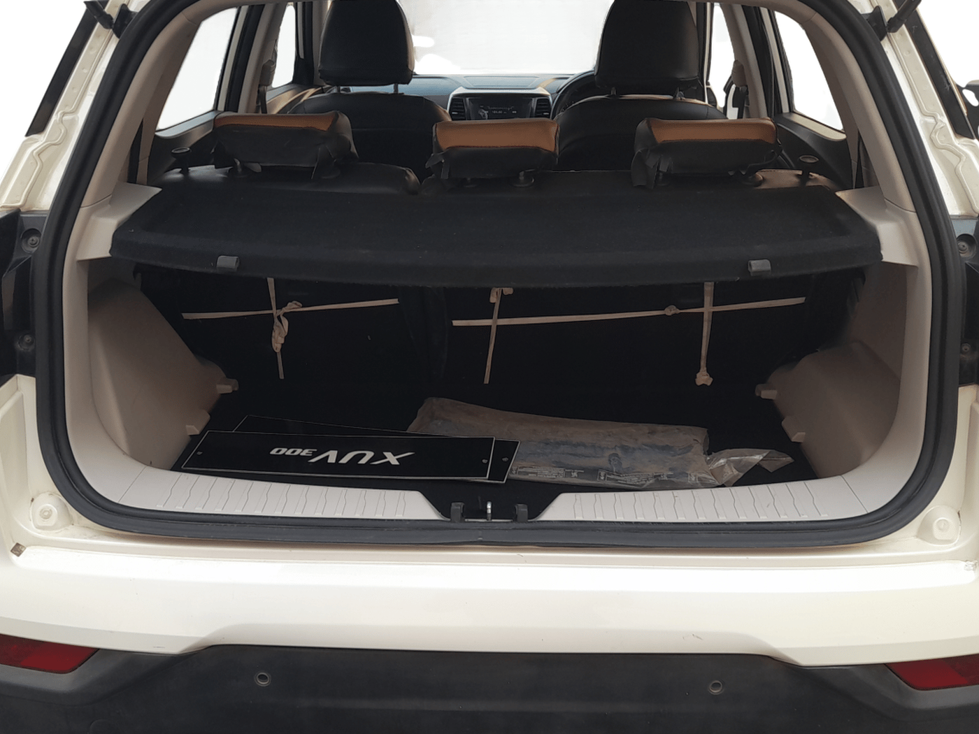 2020 Mahindra XUV300 W8 1.2 PETROL, Petrol, Manual, 81,317 km, Boot Inside