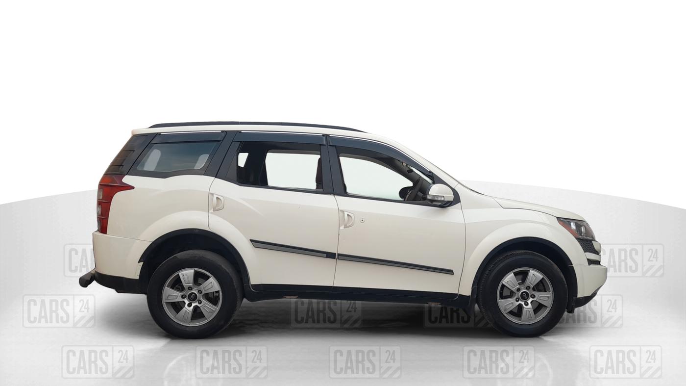 2014 Mahindra XUV500 W8, Diesel, Manual, 85,236 km, Right Side View