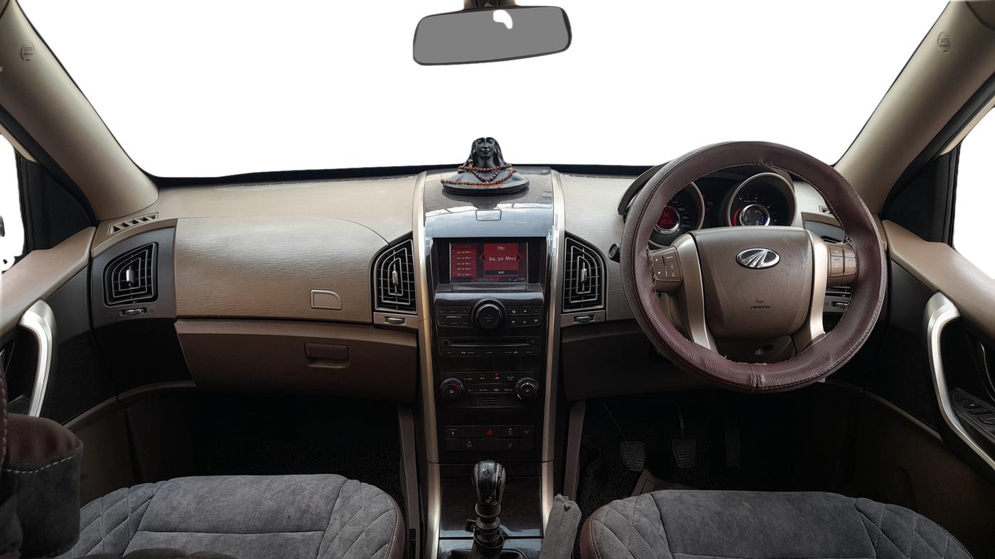 2014 Mahindra XUV500 W8, Diesel, Manual, 85,236 km, Dashboard