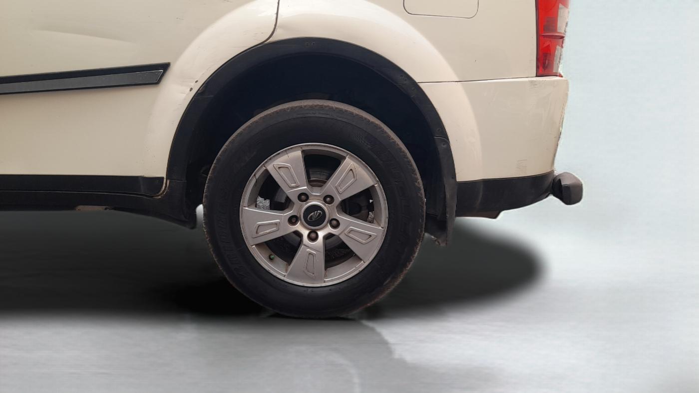 2014 Mahindra XUV500 W8, Diesel, Manual, 85,236 km, Left Rear Wheel