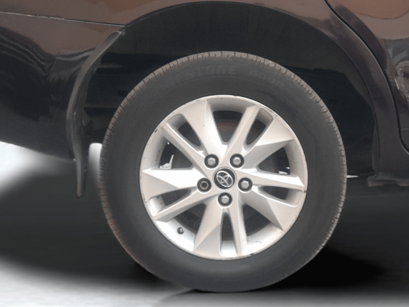 2017 Toyota Innova Crysta 2.4 VX 7 STR, Diesel, Manual, 69,368 km, Right Rear Wheel