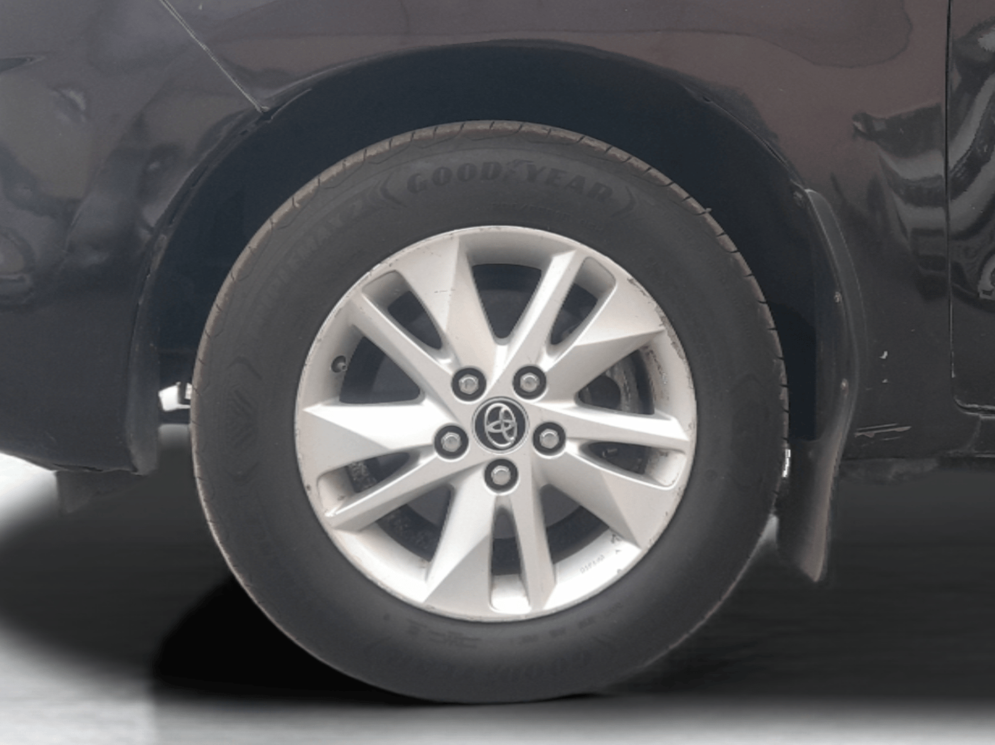 2017 Toyota Innova Crysta 2.4 VX 7 STR, Diesel, Manual, 69,368 km, Left Front Wheel