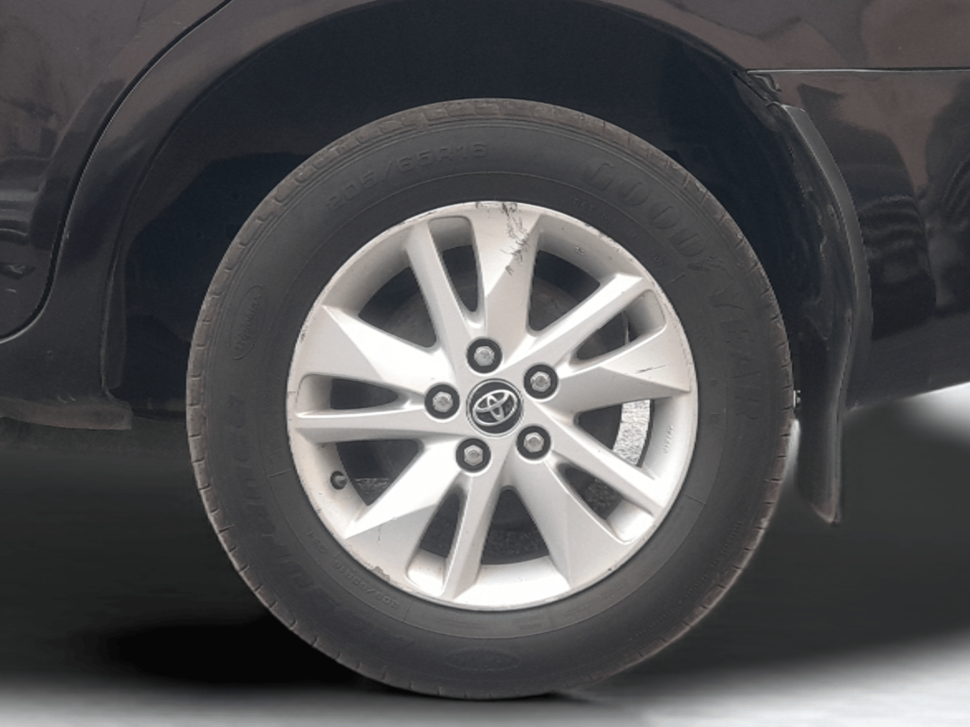 2017 Toyota Innova Crysta 2.4 VX 7 STR, Diesel, Manual, 69,368 km, Left Rear Wheel