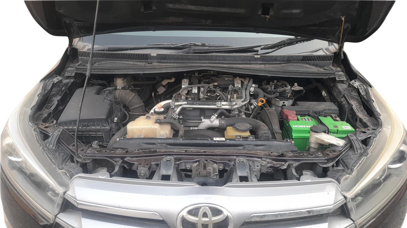 2017 Toyota Innova Crysta 2.4 VX 7 STR, Diesel, Manual, 69,368 km, Open Bonnet