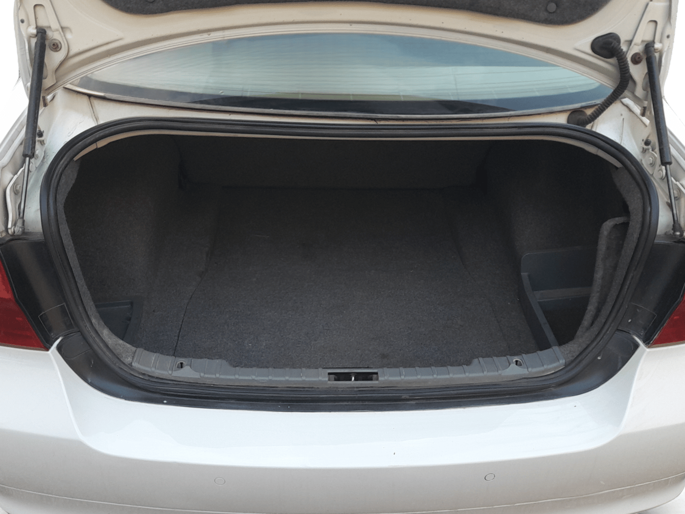 2012 BMW 3 Series 320d, Diesel, Automatic, 1,15,282 km, Boot Inside