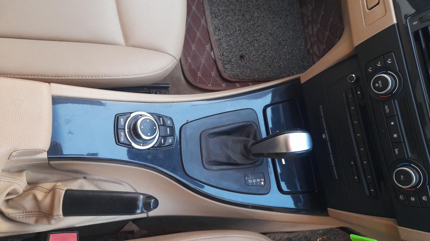 2012 BMW 3 Series 320d, Diesel, Automatic, 1,15,282 km, Gear Lever