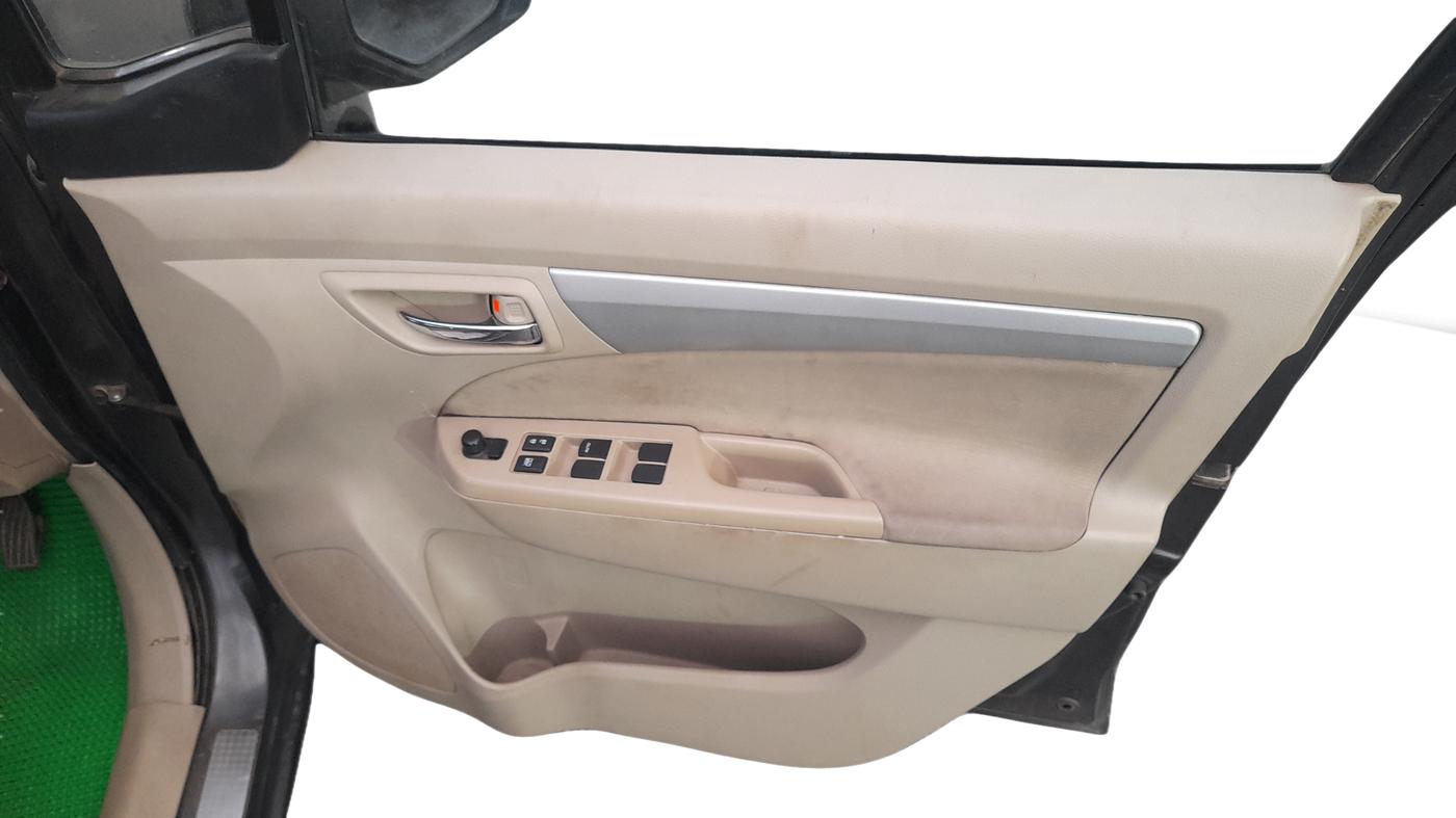 2016 Maruti Ertiga ZDI + SHVS, Diesel, Manual, 97,781 km, Driver Side Door Panel Controls