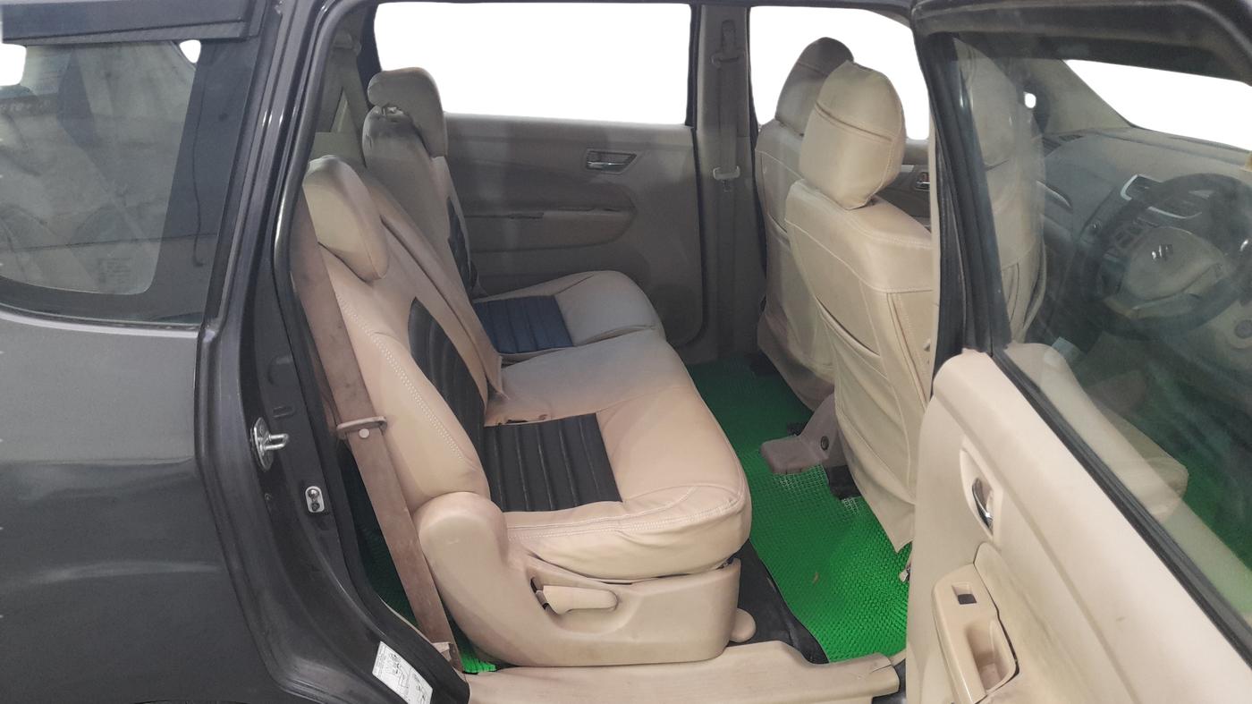 2016 Maruti Ertiga ZDI + SHVS, Diesel, Manual, 97,781 km, Right Side Rear Door Cabin