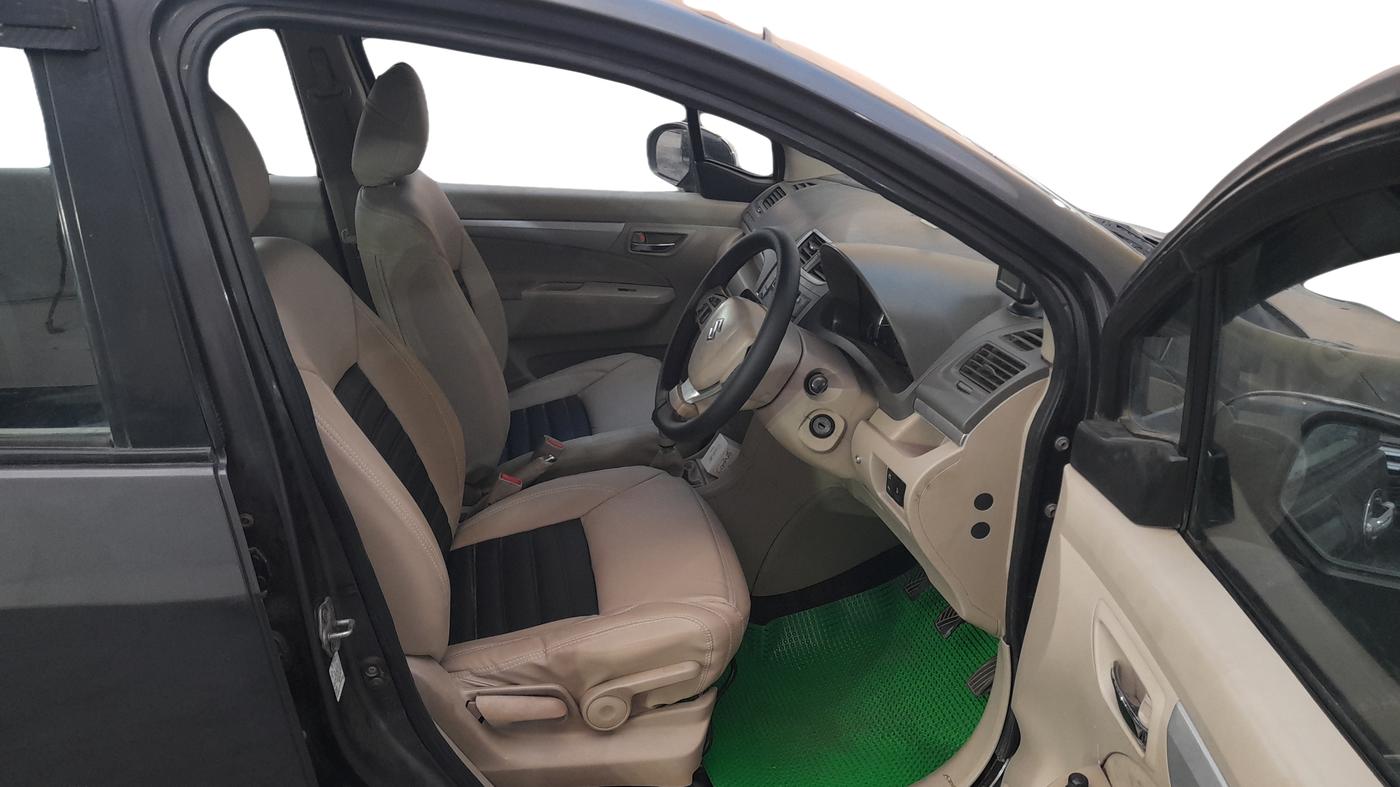 2016 Maruti Ertiga ZDI + SHVS, Diesel, Manual, 97,781 km, Right Side Front Door Cabin