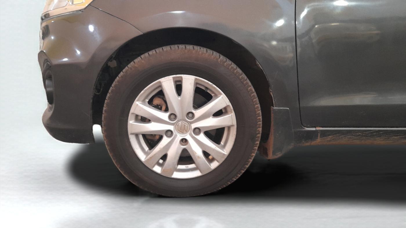 2016 Maruti Ertiga ZDI + SHVS, Diesel, Manual, 97,781 km, Left Front Wheel