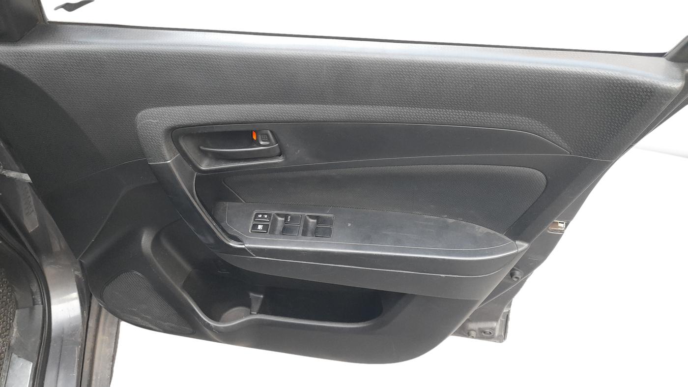 2018 Maruti Vitara Brezza VDI, Diesel, Manual, 73,558 km, Driver Side Door Panel Controls