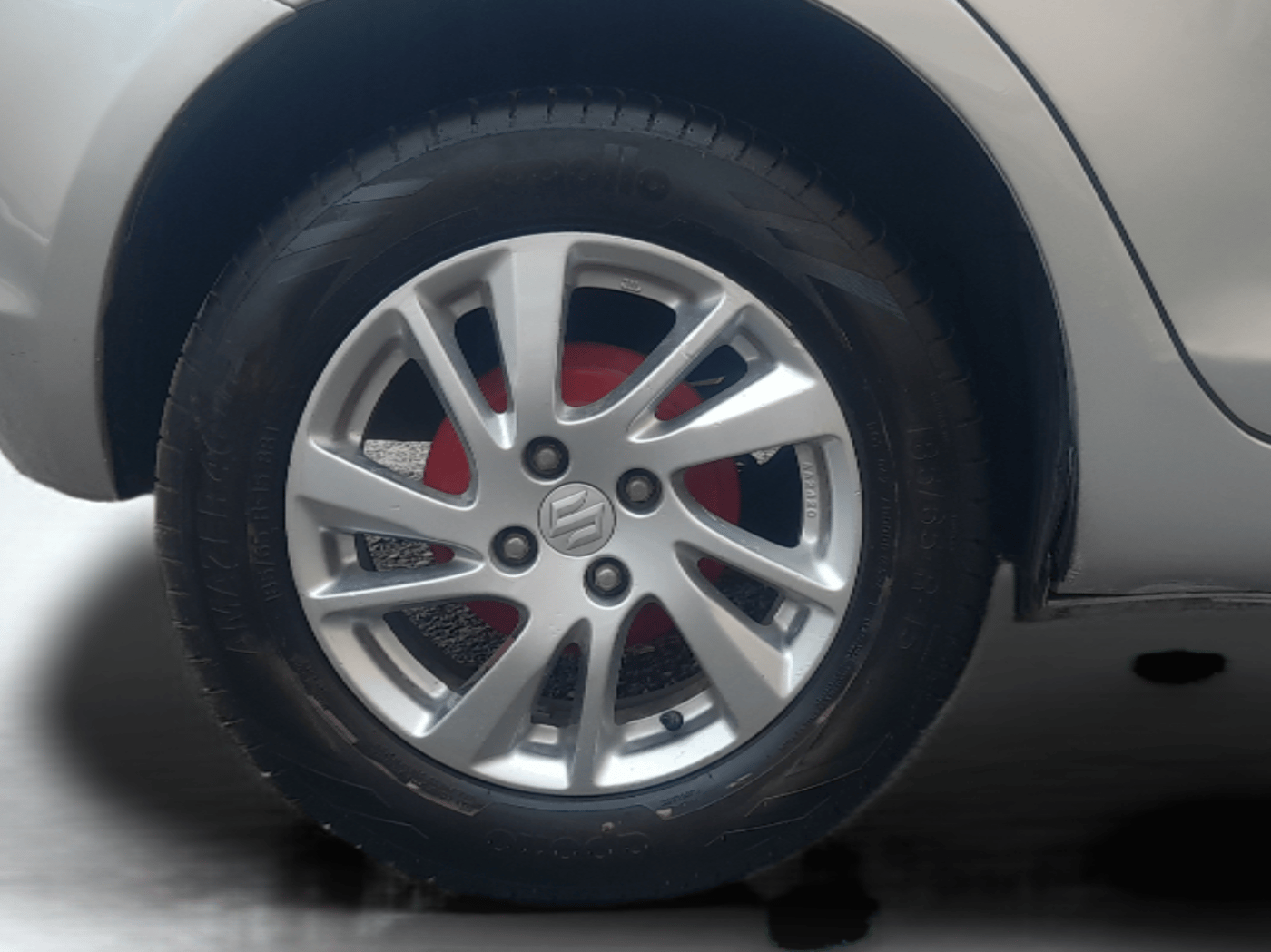 2014 Maruti Swift ZDI, Diesel, Manual, 80,316 km, Right Rear Wheel