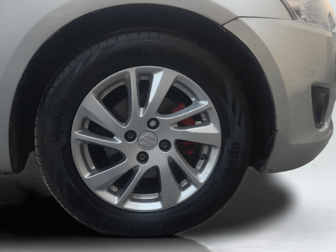 2014 Maruti Swift ZDI, Diesel, Manual, 80,316 km, Right Front Wheel