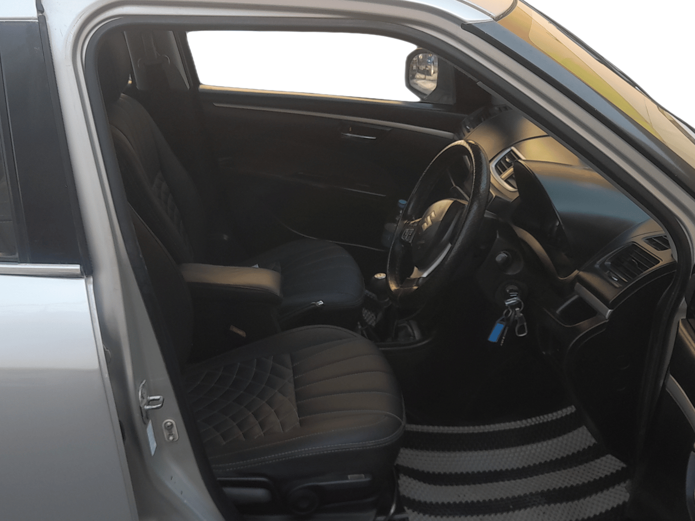 2014 Maruti Swift ZDI, Diesel, Manual, 80,316 km, Right Side Front Door Cabin