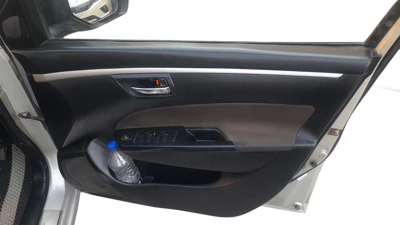 2014 Maruti Swift ZDI, Diesel, Manual, 80,316 km, Driver Side Door Panel Controls