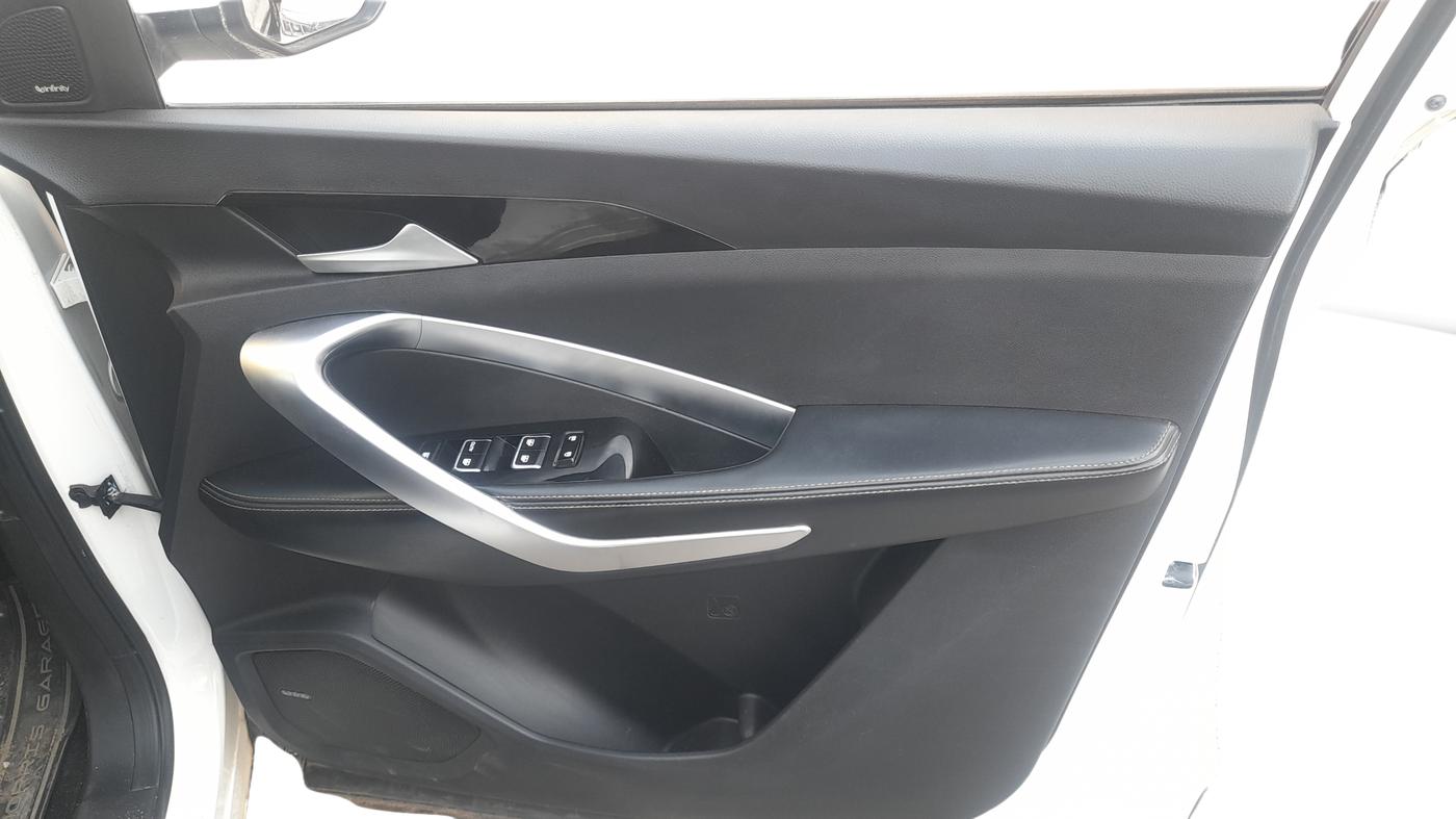 2021 MG HECTOR SHARP 1.5 PETROL CVT, Petrol, Automatic, 93,243 km, Driver Side Door Panel Controls