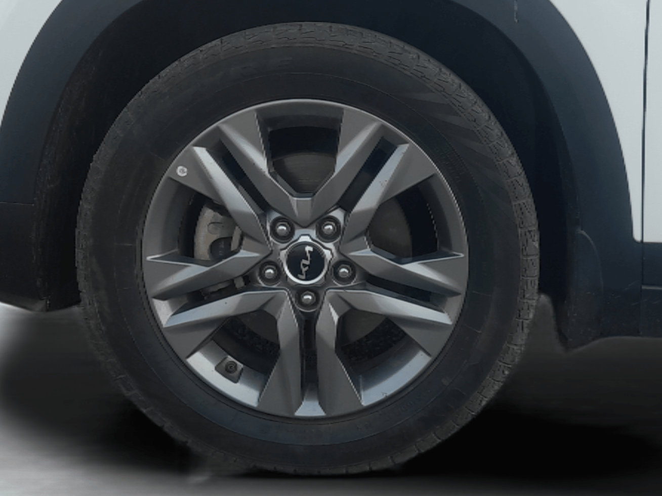 2022 KIA SELTOS HTX PETROL 1.5, Petrol, Manual, 74,210 km, Left Front Wheel