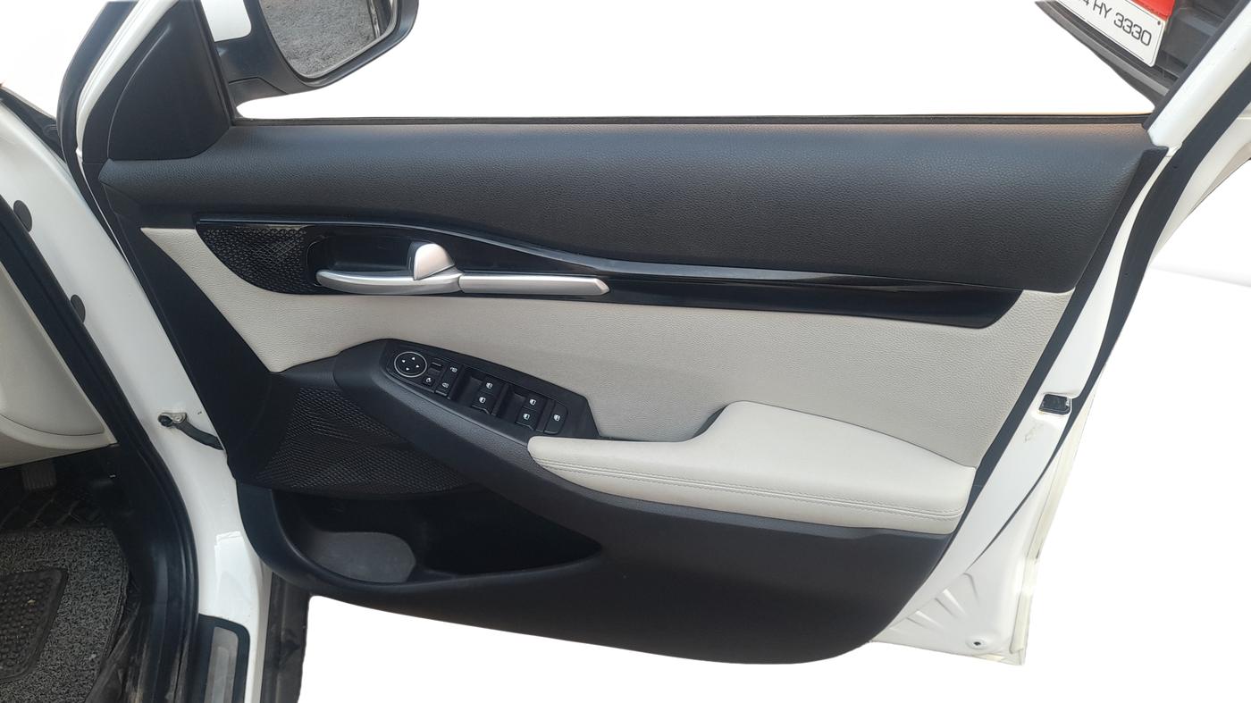 2022 KIA SELTOS HTX PETROL 1.5, Petrol, Manual, 74,210 km, Driver Side Door Panel Controls