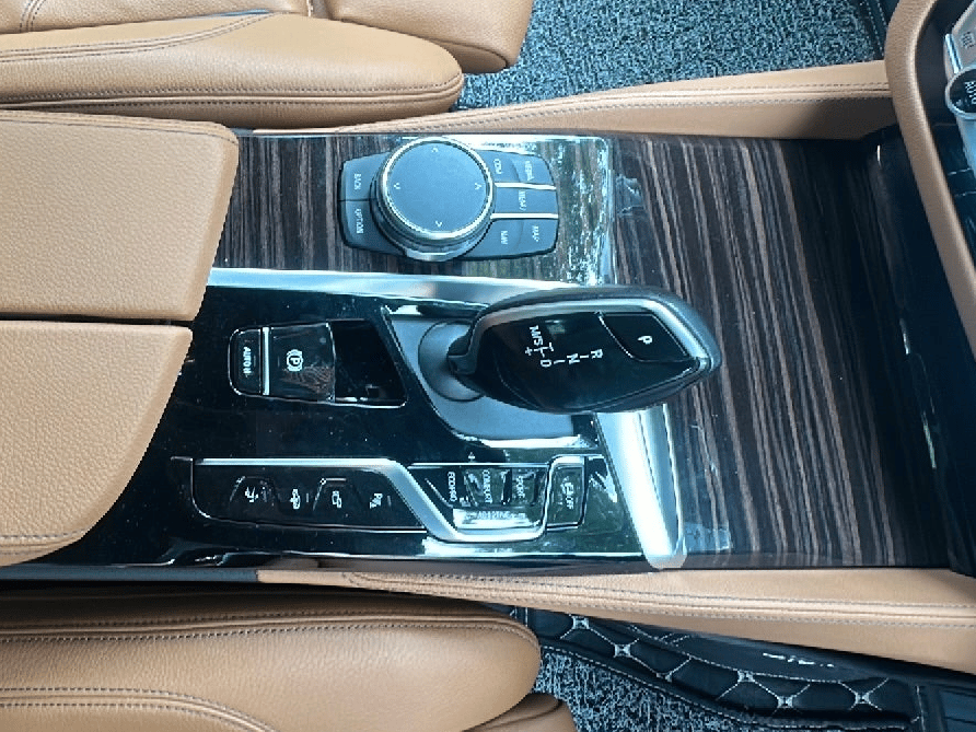 2024 BMW 6 Series GT 620d M Sport , Diesel, Automatic, 5,826 km, Gear Lever