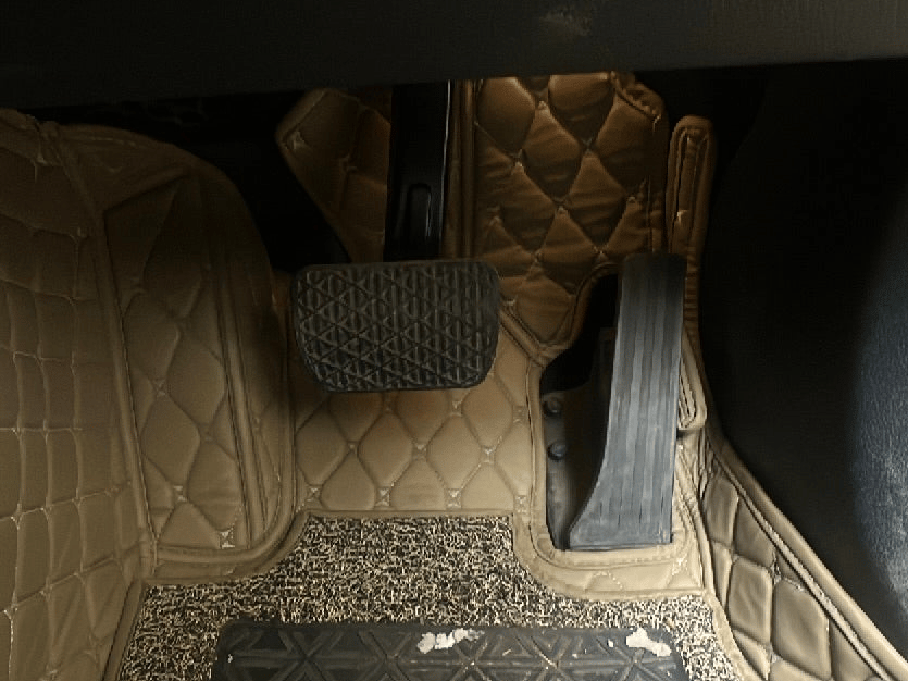 2023 Mercedes Benz GLC CLASS 300 4MATIC, Petrol, Automatic, 19,536 km, Pedals