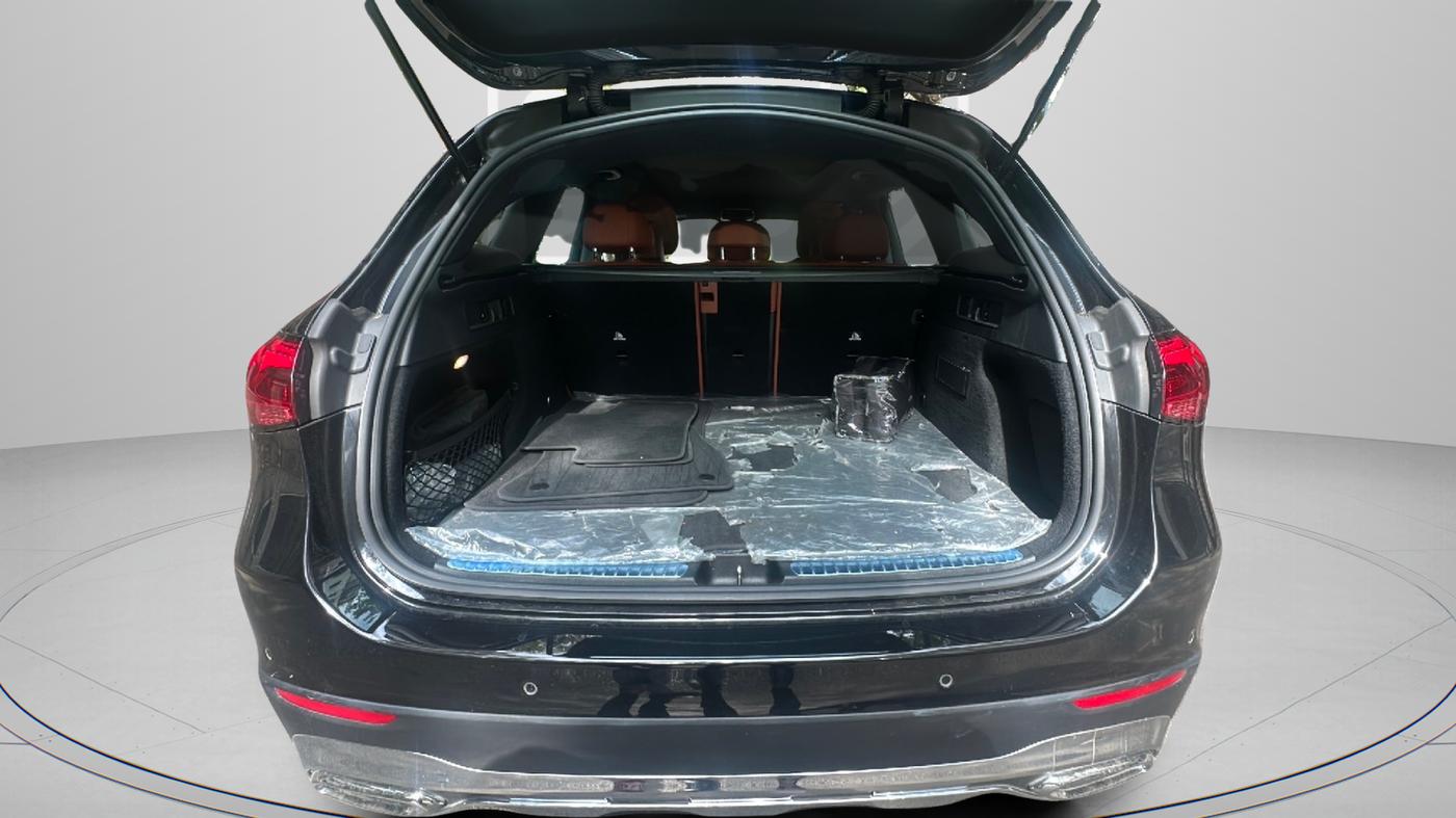 2023 Mercedes Benz GLC CLASS 300 4MATIC, Petrol, Automatic, 19,536 km, Boot Inside
