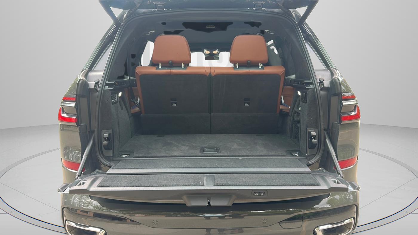 2024 BMW X7 xDrive40d M Sport, Diesel, Automatic, 22,000 km, Boot Inside