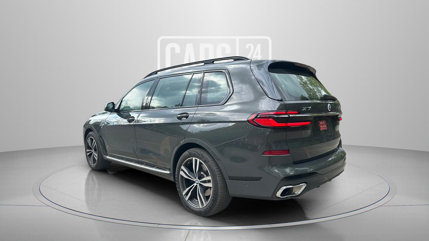 2024 BMW X7 xDrive40d M Sport, Diesel, Automatic, 22,000 km, Left Back Diagonal
