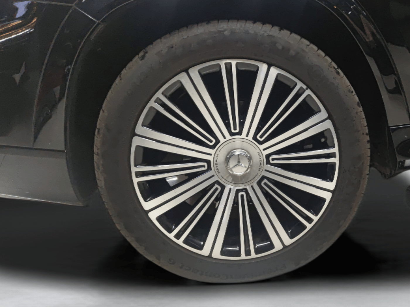 2022 Mercedes Benz MAYBACH GLS 600 4MATIC, Petrol, Automatic, 9,303 km, Right Rear Wheel