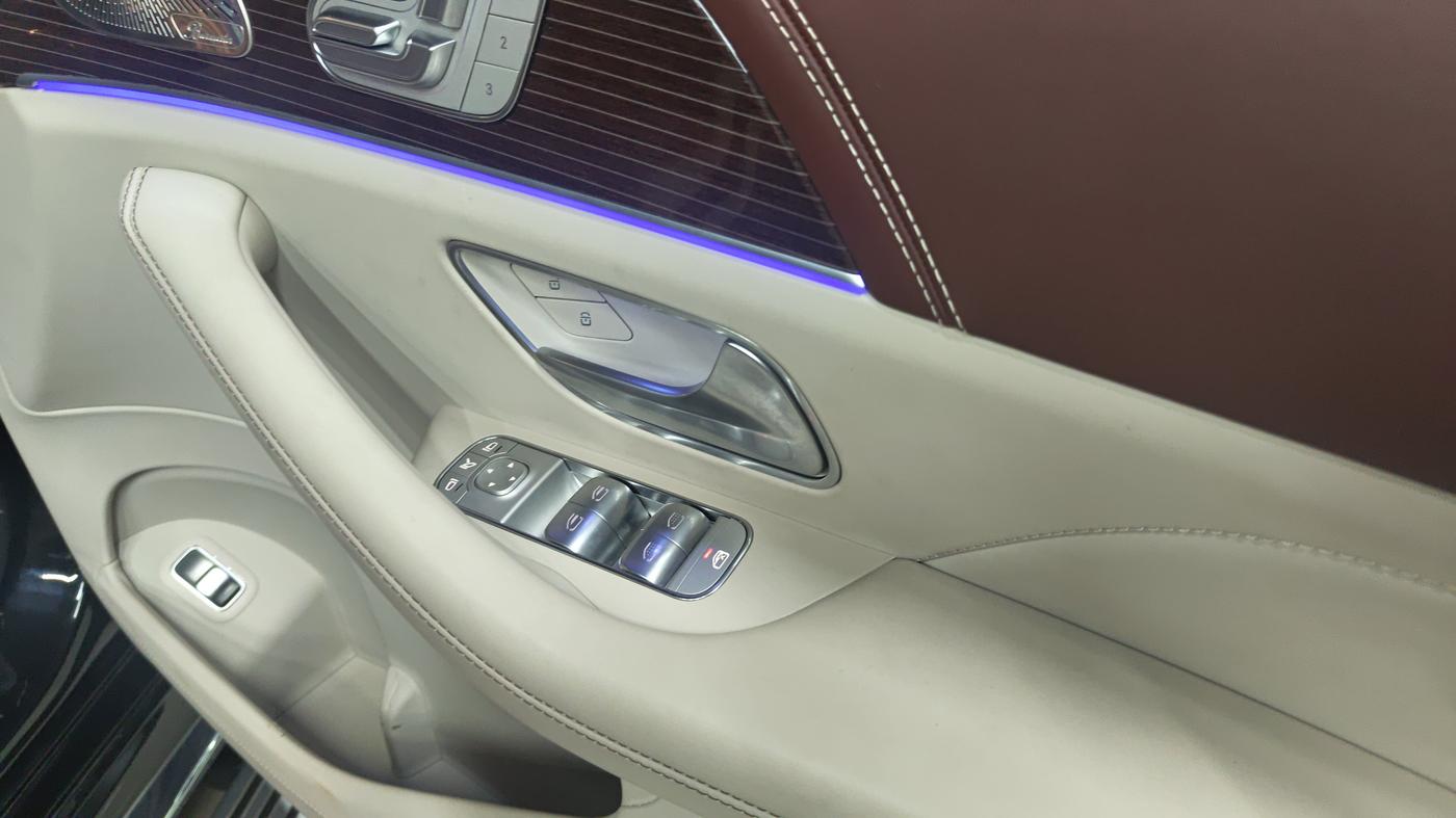 2022 Mercedes Benz MAYBACH GLS 600 4MATIC, Petrol, Automatic, 9,303 km, Driver Side Door Panel Controls