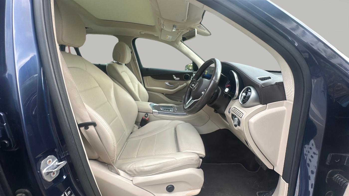2020 Mercedes Benz GLC CLASS 220d 4MATIC , Diesel, Automatic, 29,179 km, Right Side Front Door Cabin