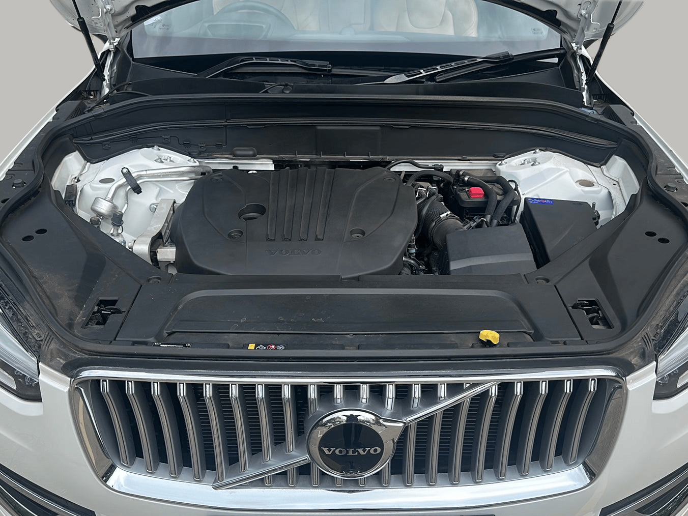 2024 Volvo XC 90 B6 INSCRIPTION, Petrol, Automatic, 3,000 km, Open Bonnet
