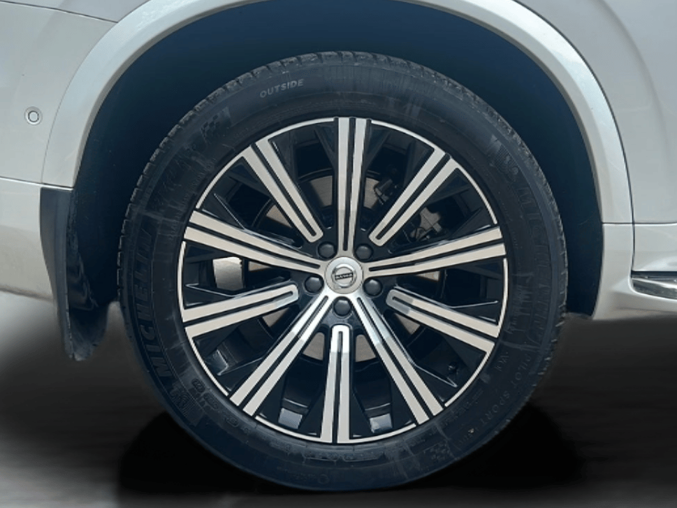 2024 Volvo XC 90 B6 INSCRIPTION, Petrol, Automatic, 3,000 km, Right Rear Wheel