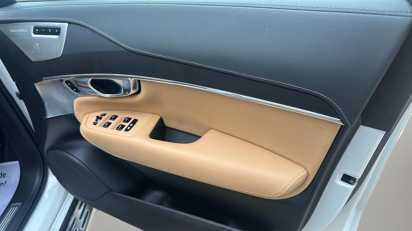 2024 Volvo XC 90 B6 INSCRIPTION, Petrol, Automatic, 3,000 km, Driver Side Door Panel Controls