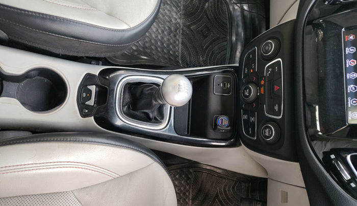 2018 Jeep Compass LIMITED 2.0 DIESEL, Diesel, Manual, 1,23,355 km, Gear Lever