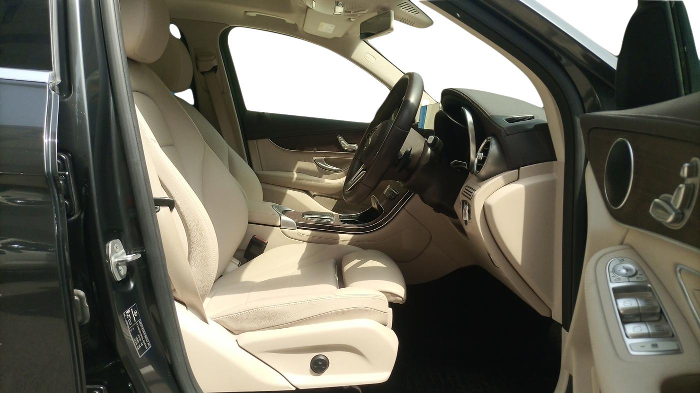 2020 Mercedes Benz GLC CLASS 200 PROGASSIVE, Petrol, Automatic, 41,000 km, Right Side Front Door Cabin