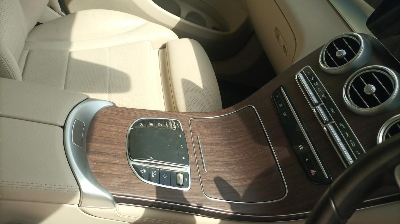 2020 Mercedes Benz GLC CLASS 200 PROGASSIVE, Petrol, Automatic, 41,000 km, Gear Lever