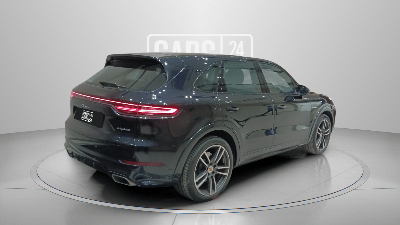 2019 Porsche Cayenne E-HYBRID, Hybrid, Automatic, 50,965 km, Right Back Diagonal