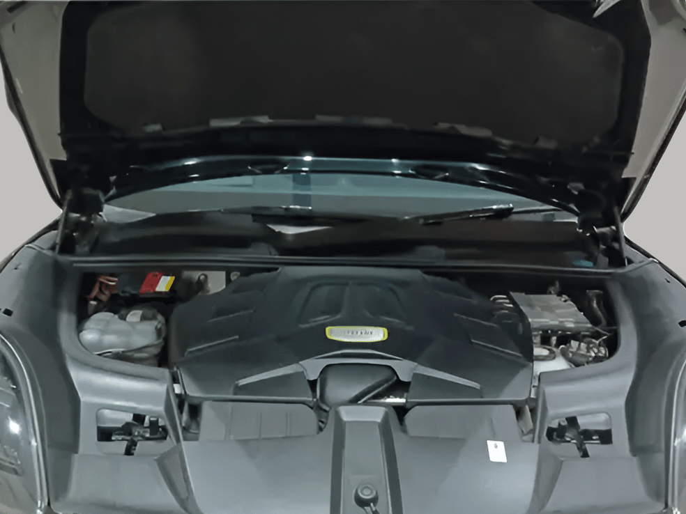 2019 Porsche Cayenne E-HYBRID, Hybrid, Automatic, 50,965 km, Open Bonnet