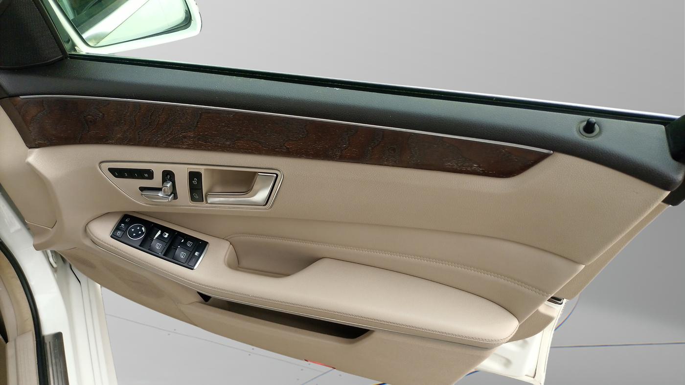 2015 Mercedes Benz E Class E 250 CDI AVANTGARDE, Diesel, Automatic, 86,936 km, Driver Side Door Panel Controls