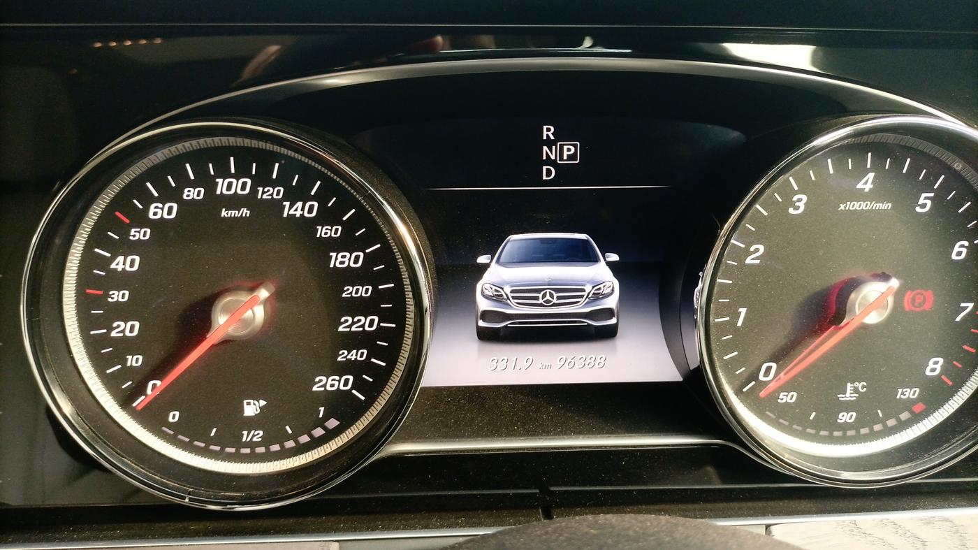2018 Mercedes Benz E Class E 200 AVANTGARDE, Petrol, Automatic, 96,300 km, Odometer Image